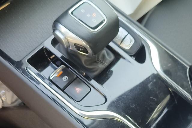 Hongqi E-QM5 2021 thumb 11