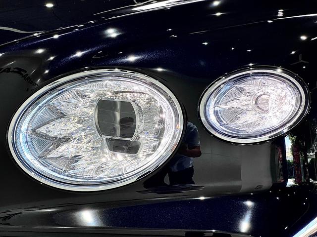 Bentley Bentayga 2021 thumb 7