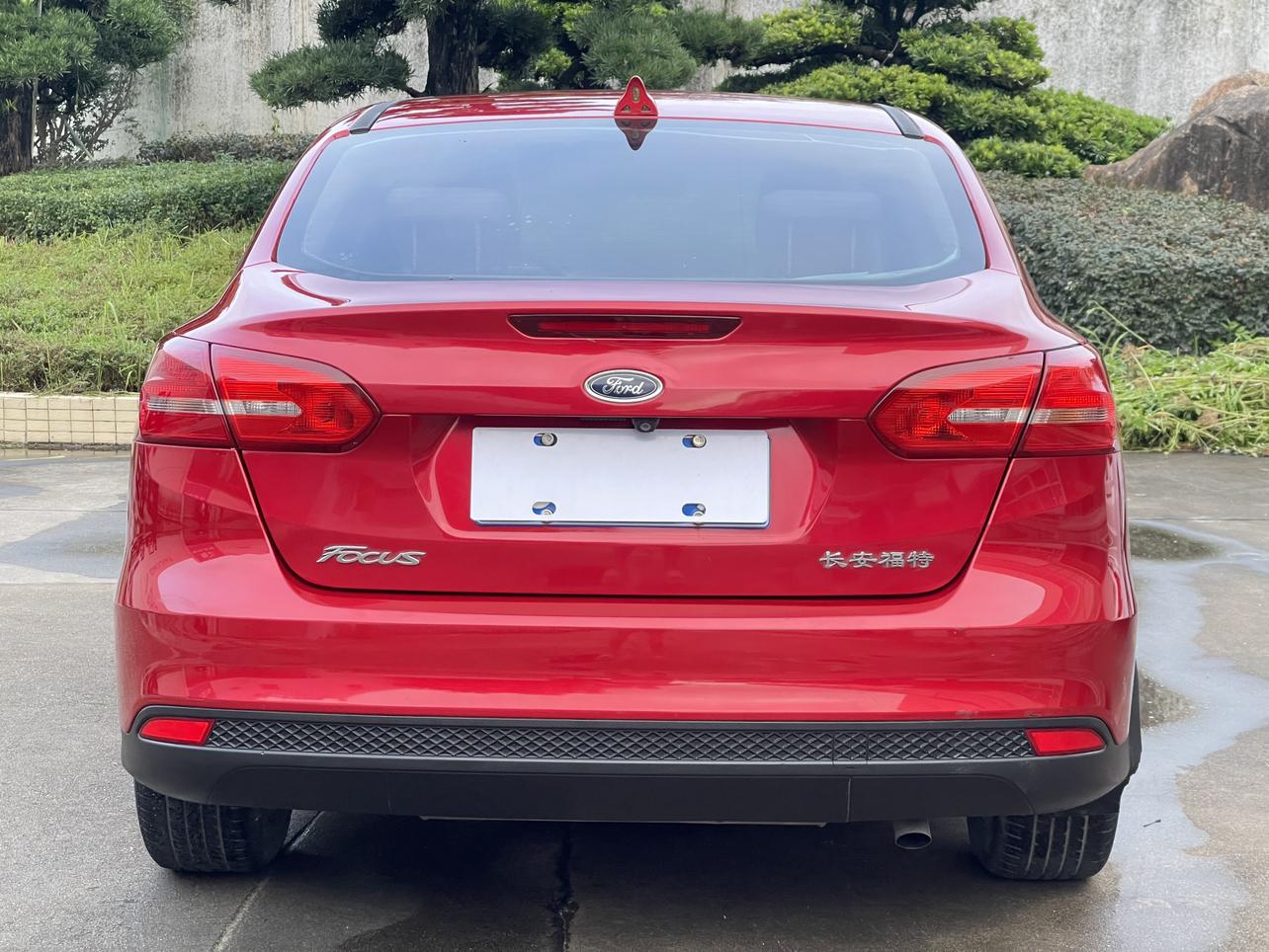 Ford Focus ST 2018 thumb 2