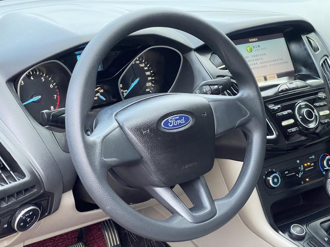 Ford Focus ST 2018 thumb 6