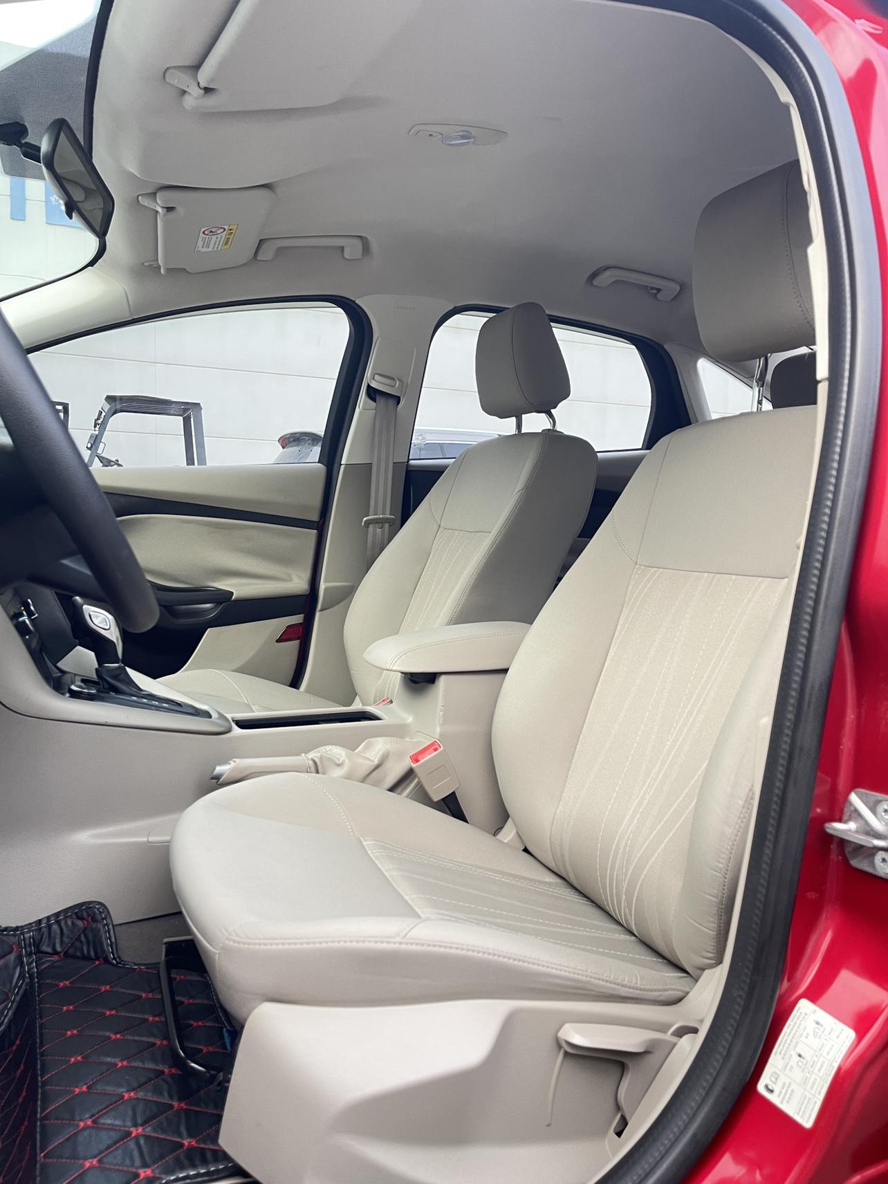 Ford Focus ST 2018 thumb 7
