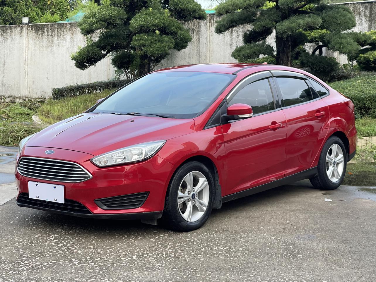 Ford Focus ST 2018 thumb 9