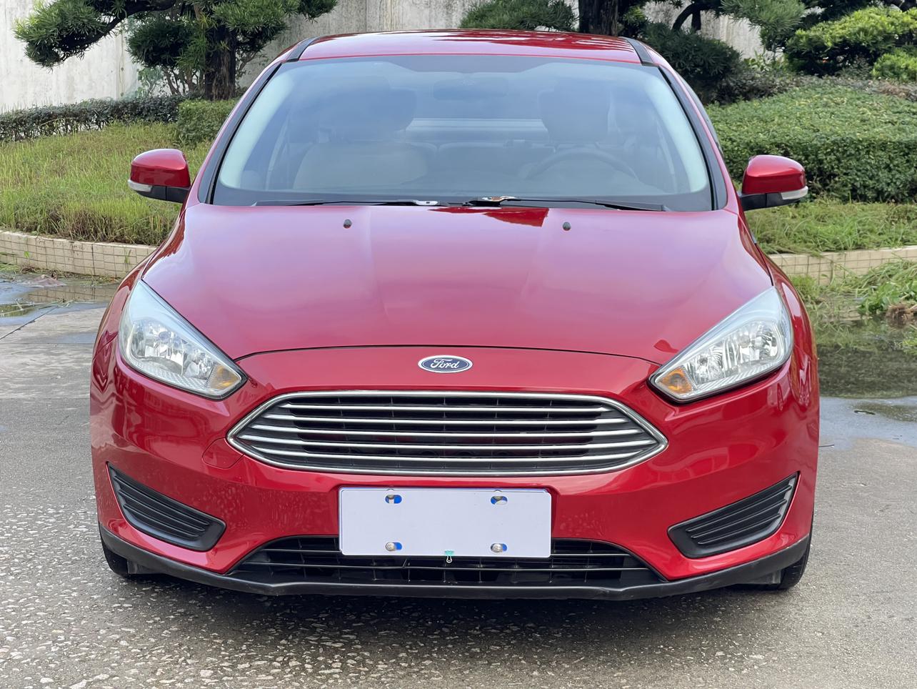 Ford Focus ST 2018 thumb 10
