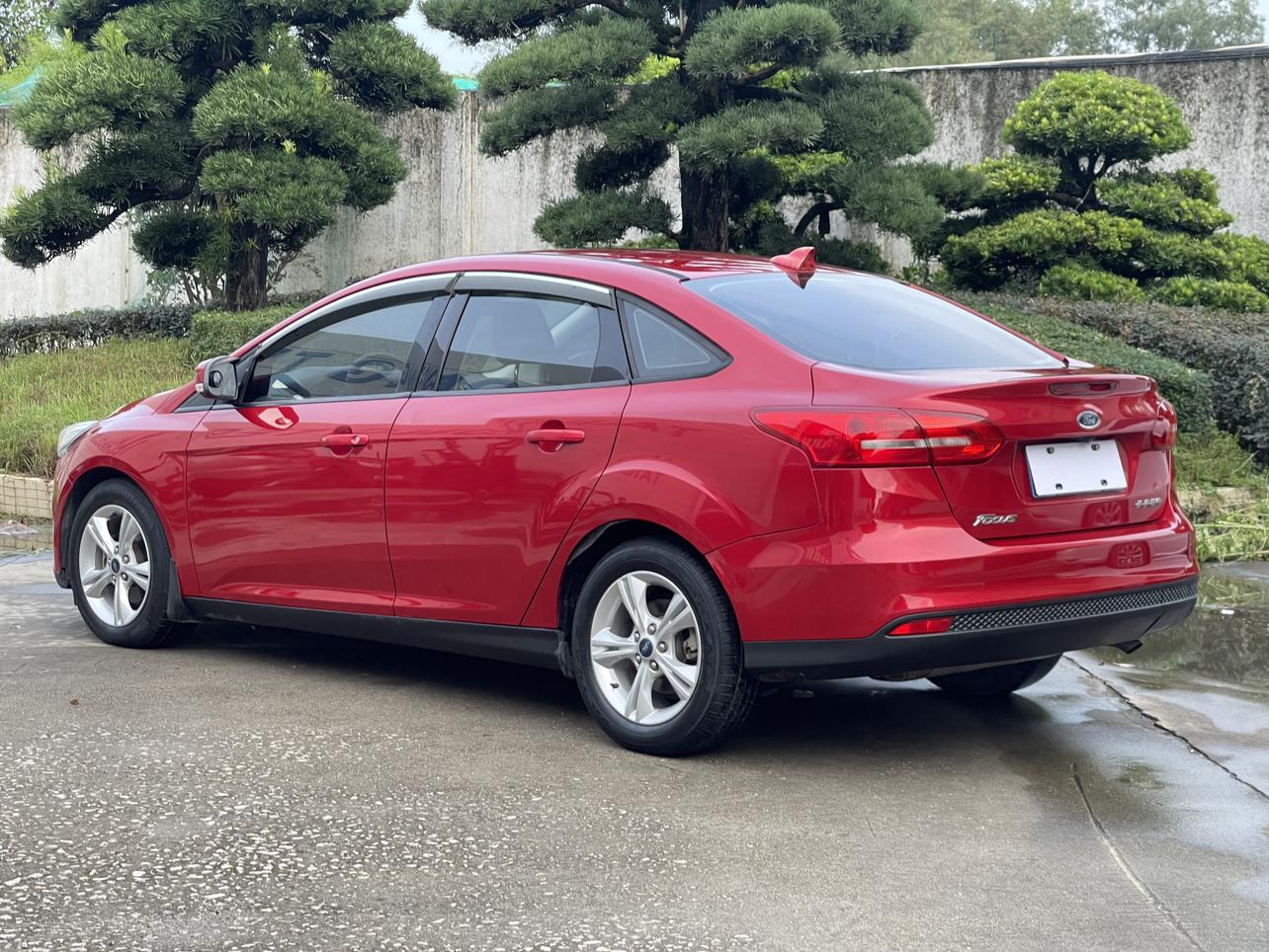Ford Focus ST 2018 thumb 11