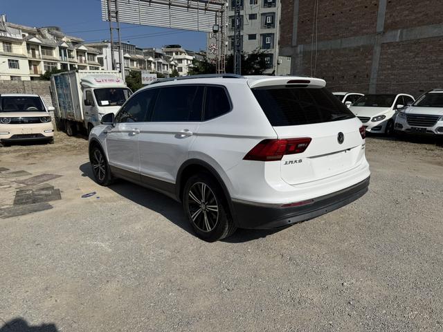 Volkswagen Tiguan 2019 thumb 4
