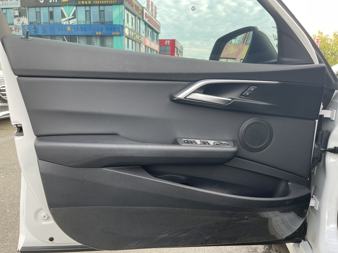 BMW 1 серии 2019 thumb 5