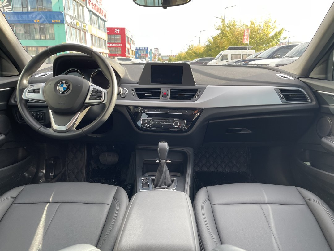 BMW 1 серии 2019 thumb 7