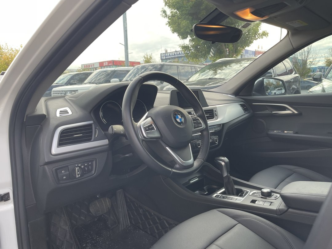 BMW 1 серии 2019 thumb 12