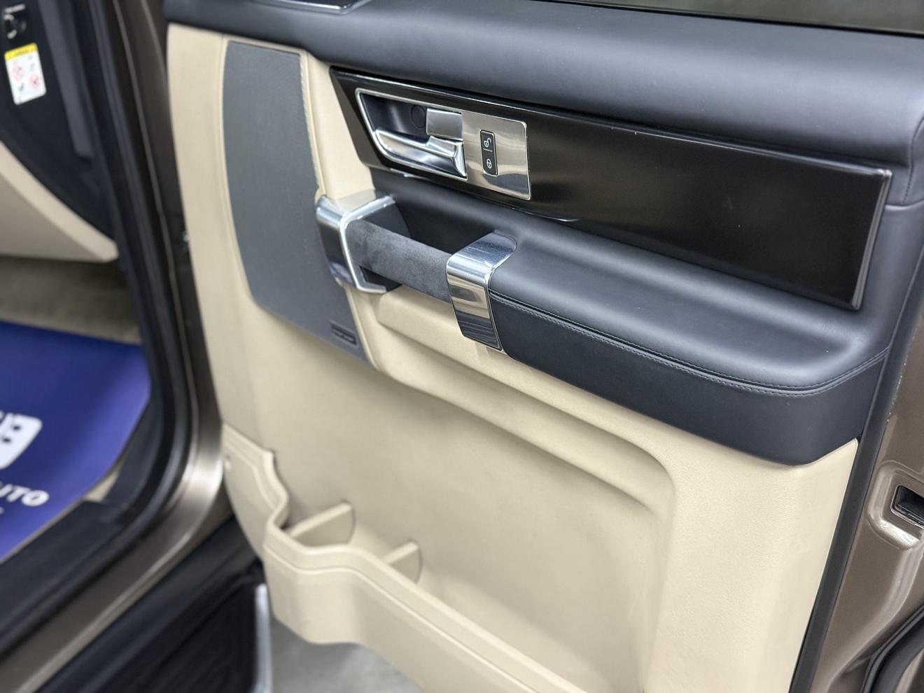 Land Rover Discovery 2012 thumb 9