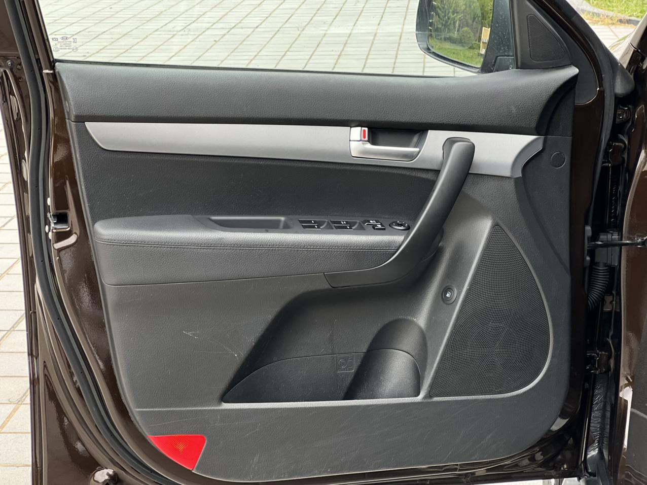 Kia Sorento 2015 thumb 8