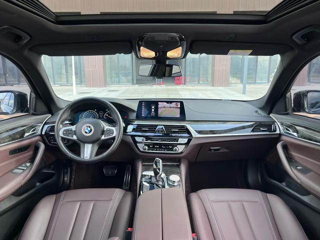 BMW 5 серии 2019 thumb 5