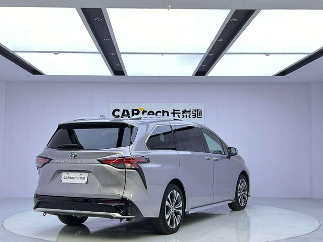 Toyota Granvia 2023 thumb 2