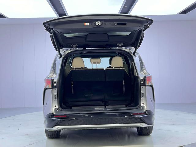 Toyota Granvia 2023 thumb 6