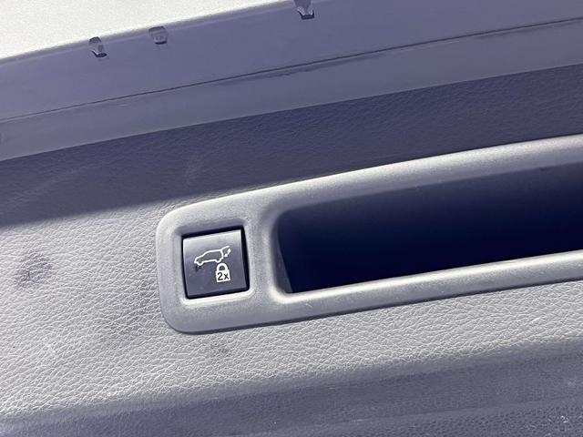 Toyota Granvia 2023 thumb 7