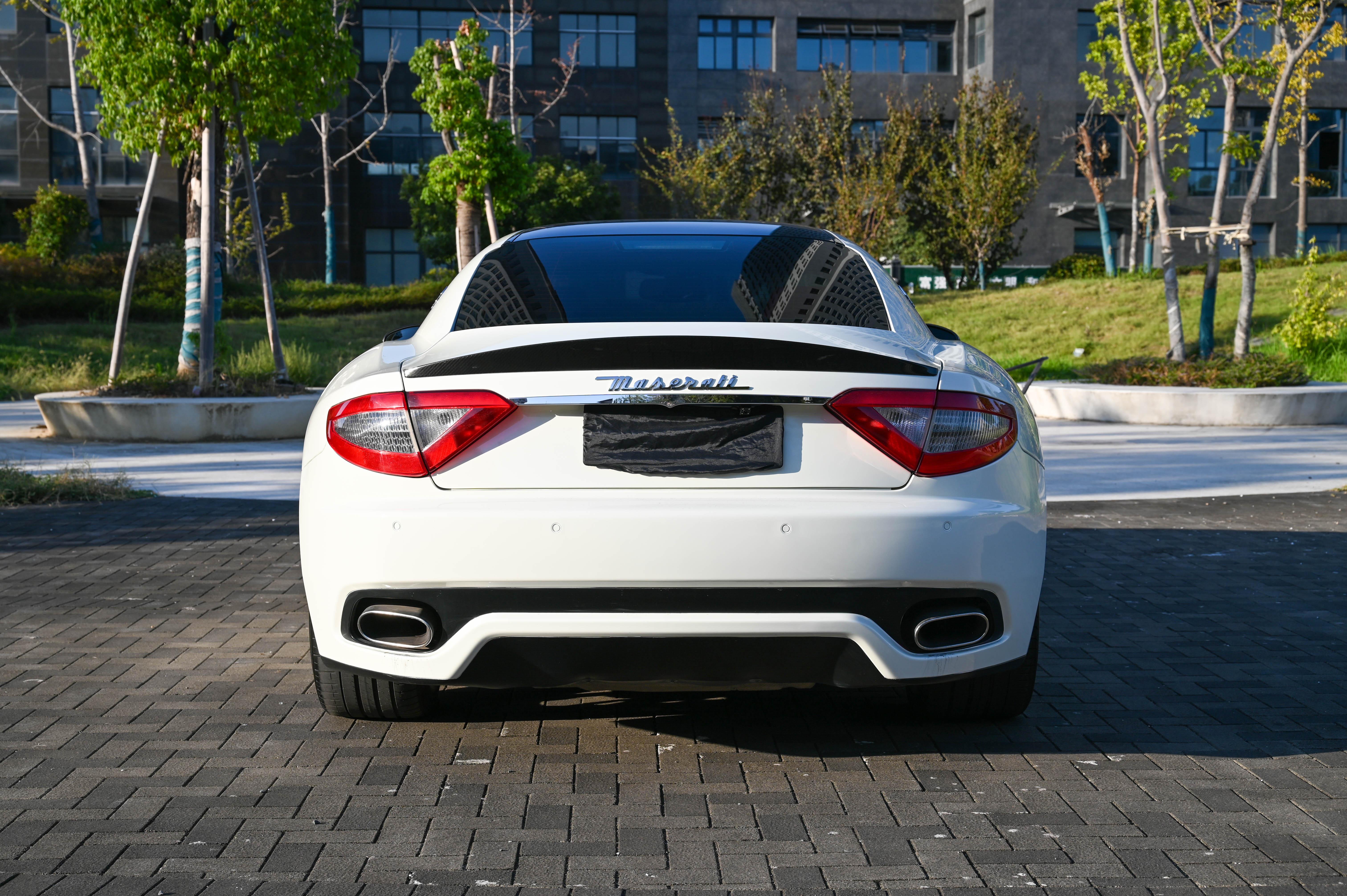 Maserati GranTurismo 2011 thumb 2