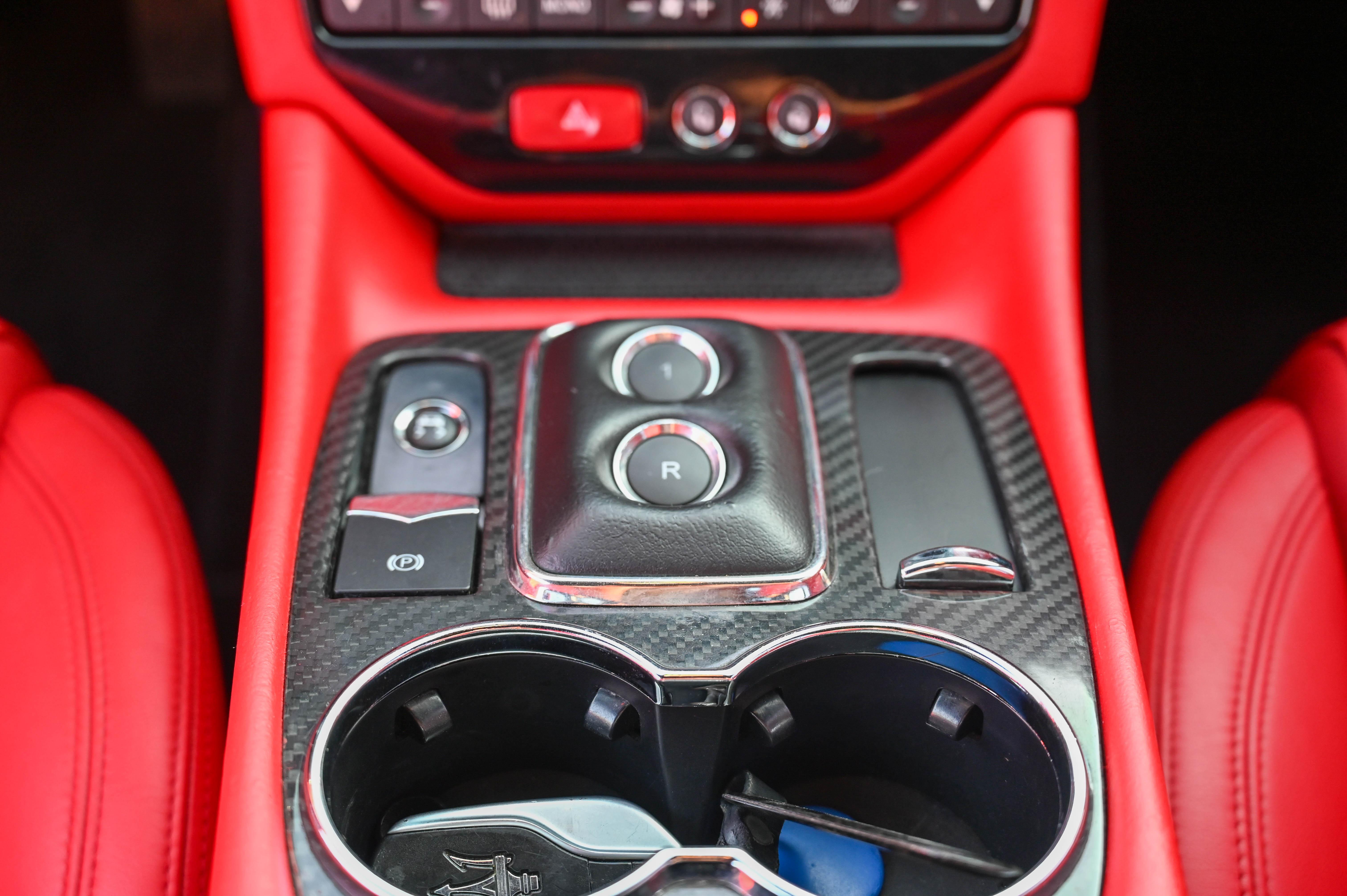 Maserati GranTurismo 2011 thumb 6