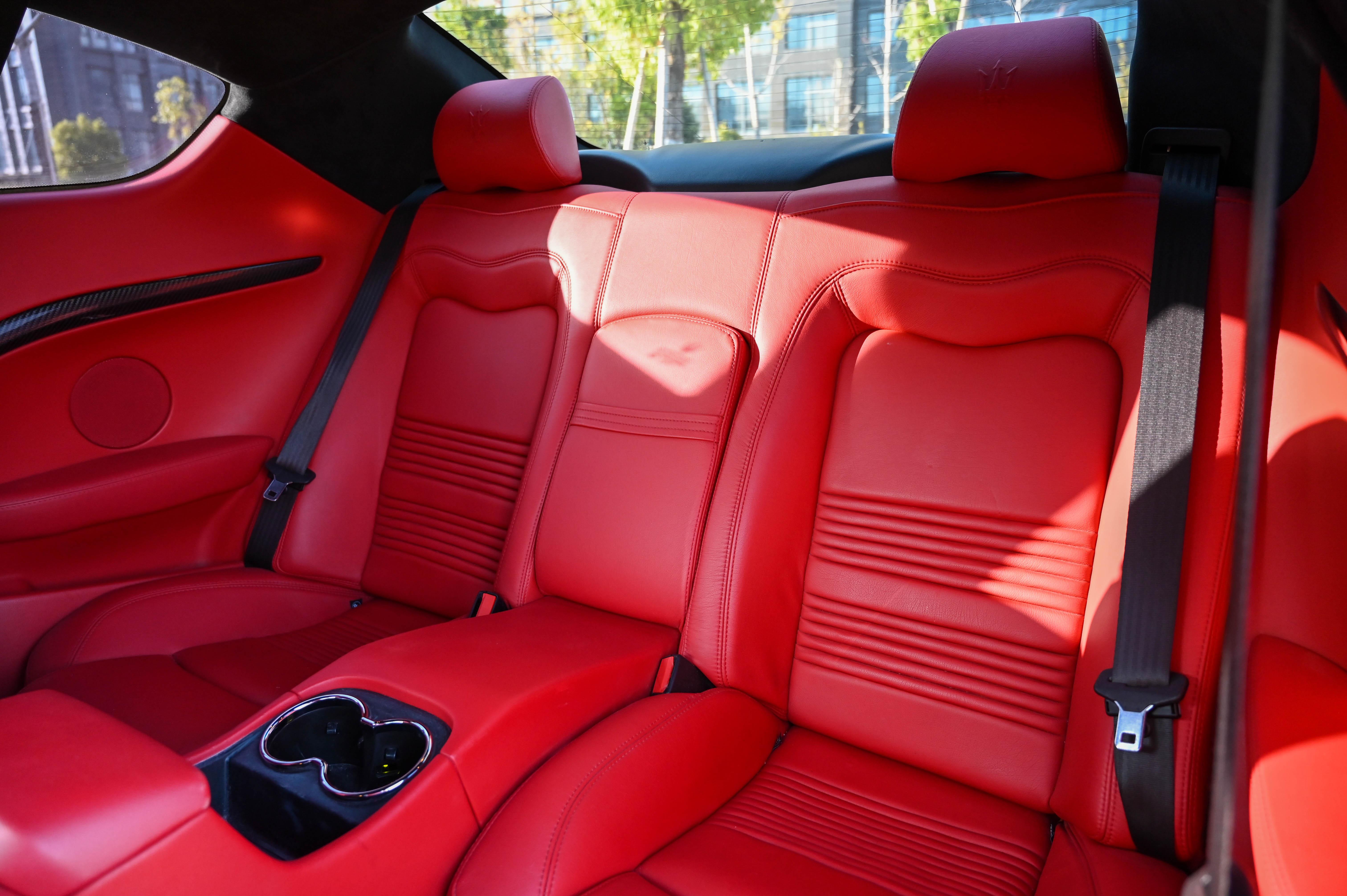 Maserati GranTurismo 2011 thumb 12