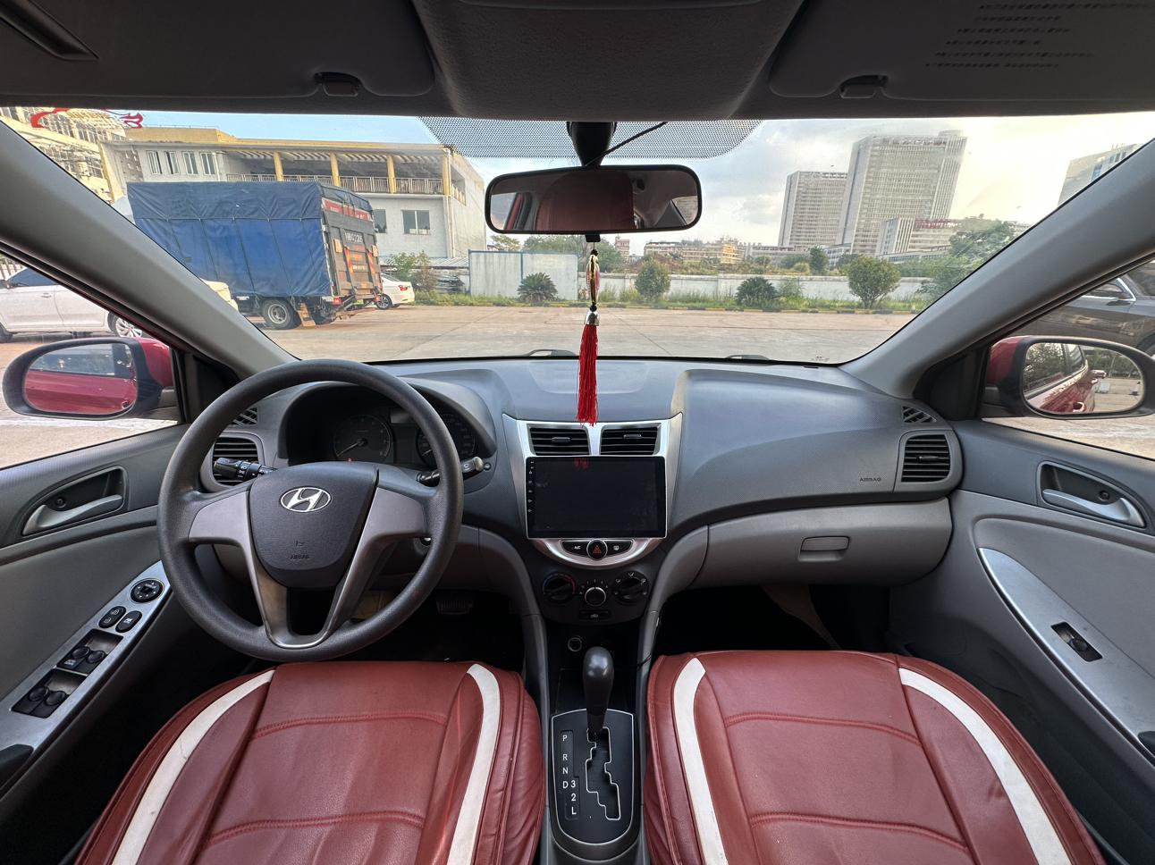 Hyundai Solaris 2016 thumb 5
