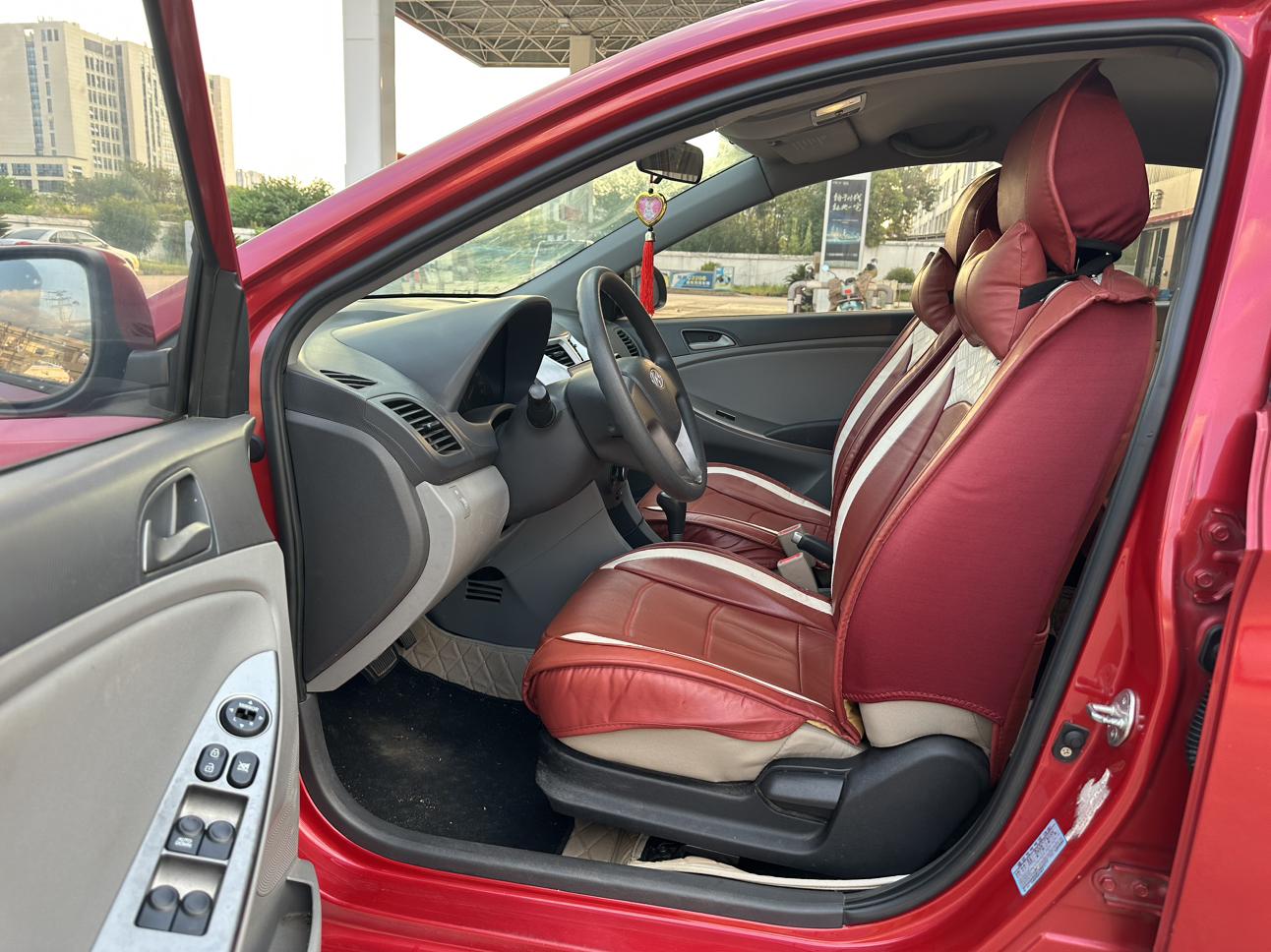 Hyundai Solaris 2016 thumb 6