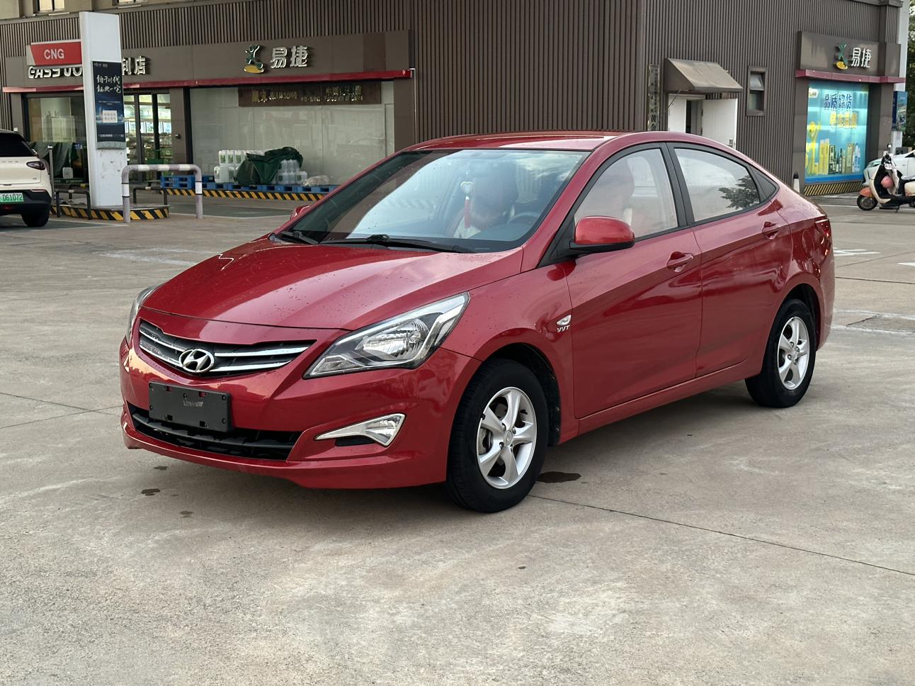 Hyundai Solaris 2016 thumb 8