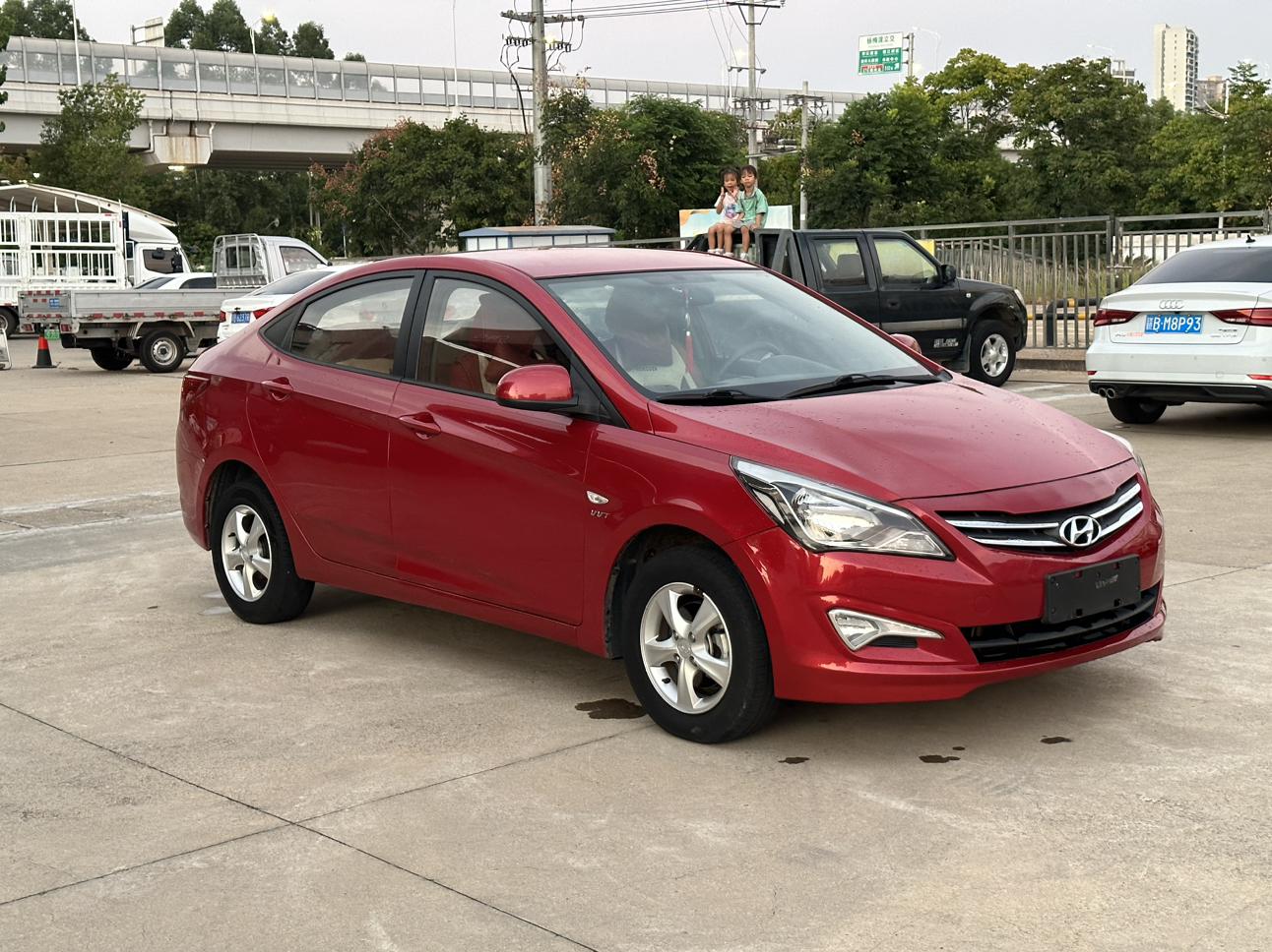 Hyundai Solaris 2016 thumb 10