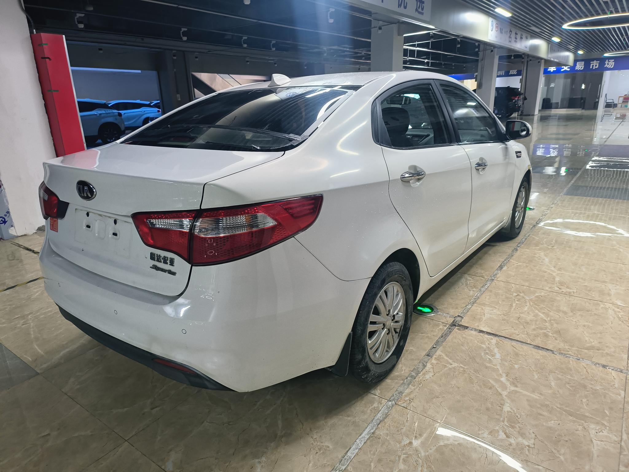 Kia Rio 2013 thumb 4