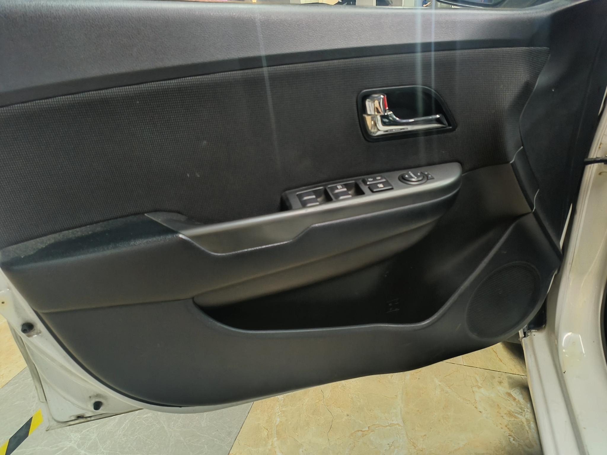 Kia Rio 2013 thumb 11