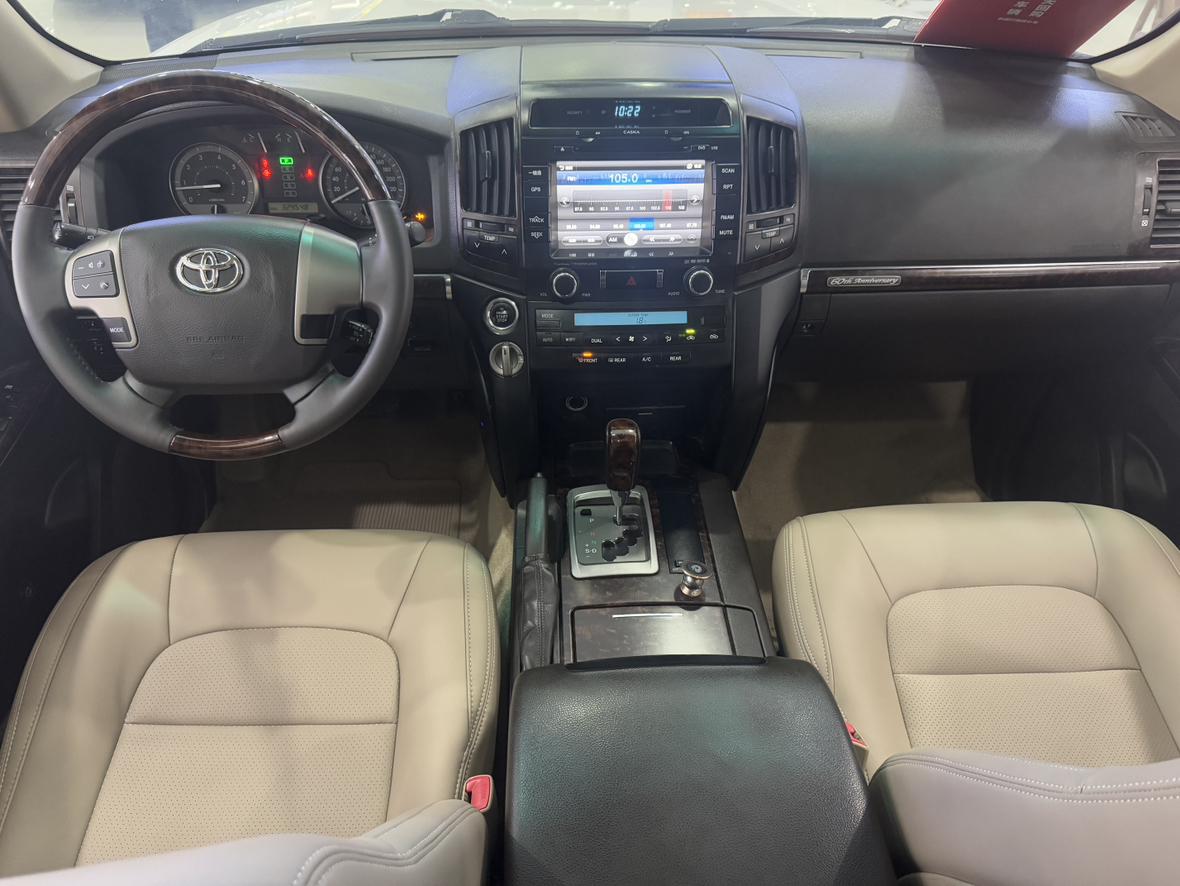 Toyota Land Cruiser 2012 thumb 4