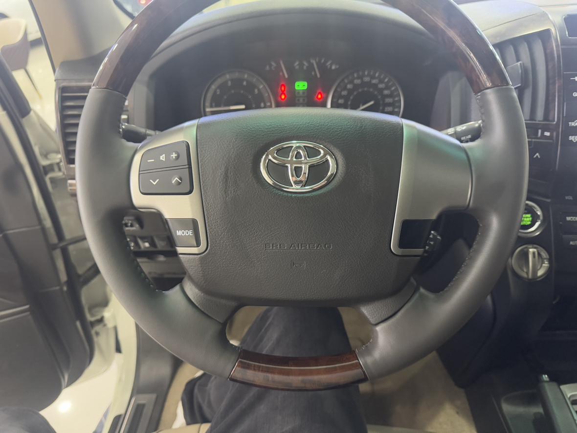 Toyota Land Cruiser 2012 thumb 5