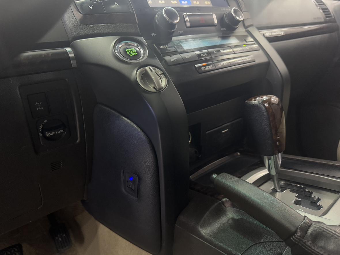 Toyota Land Cruiser 2012 thumb 6