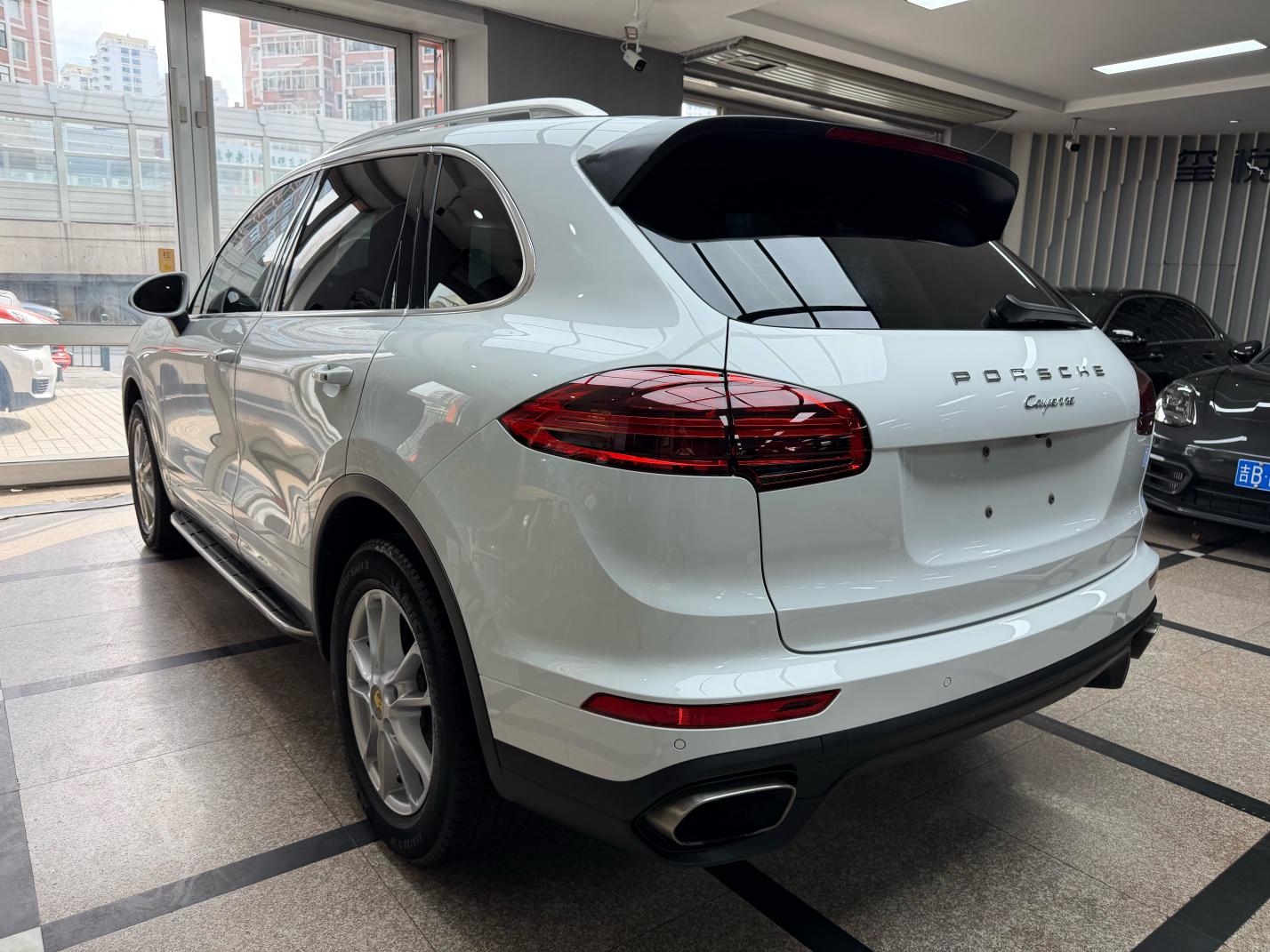 Porsche Cayenne 2015 thumb 2
