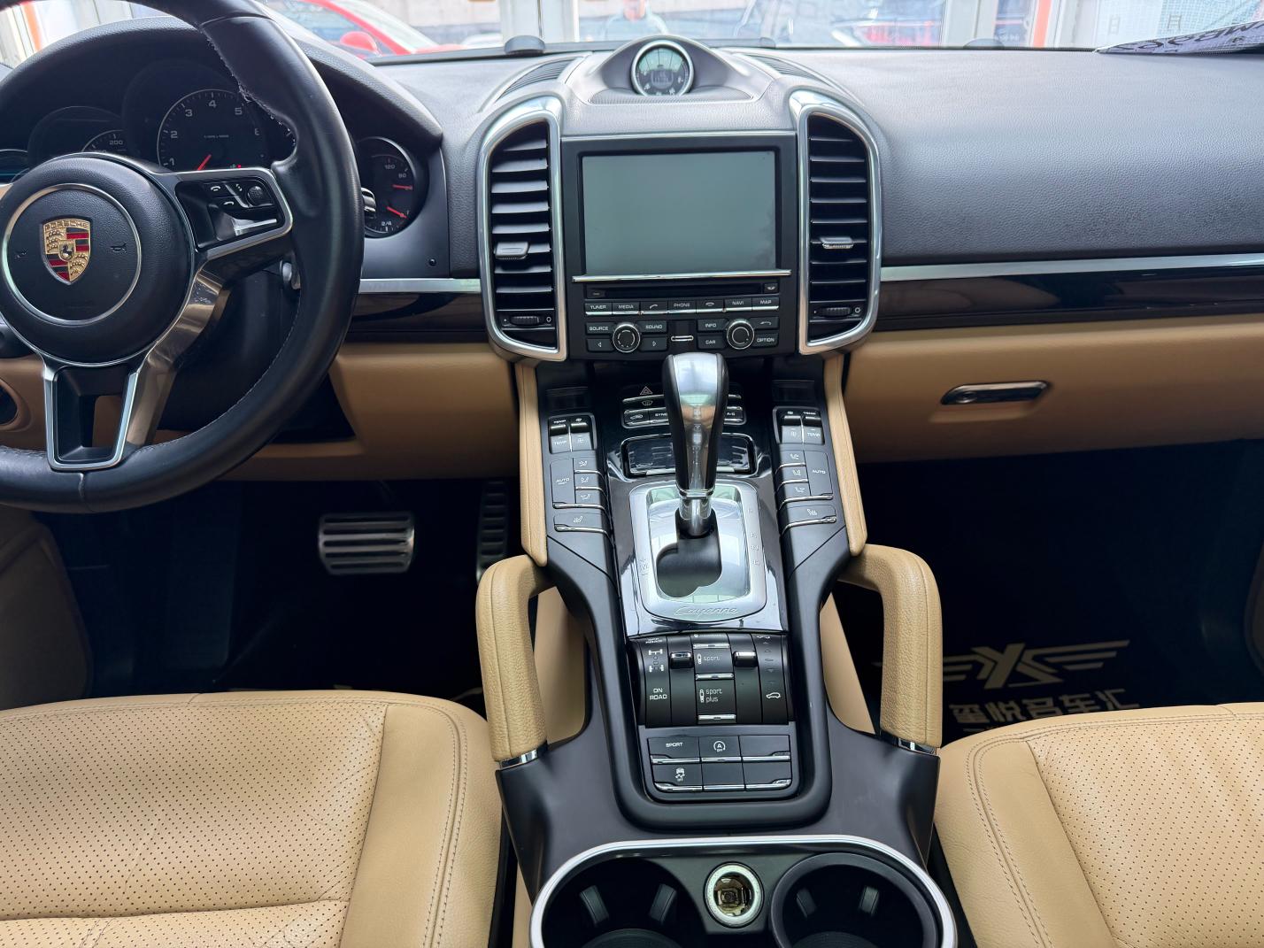 Porsche Cayenne 2015 thumb 11
