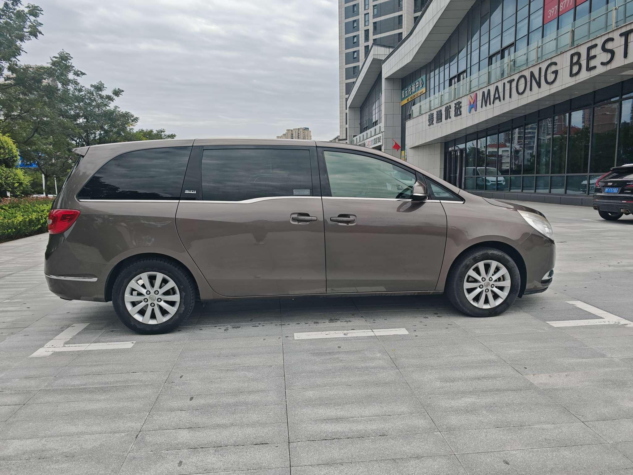 Buick GL8 2016 thumb 4