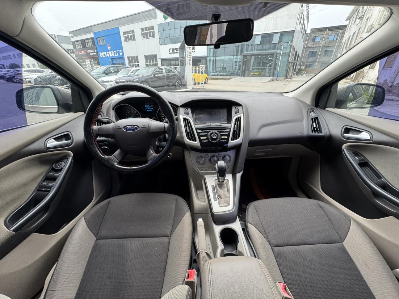 Ford Focus ST 2015 thumb 6