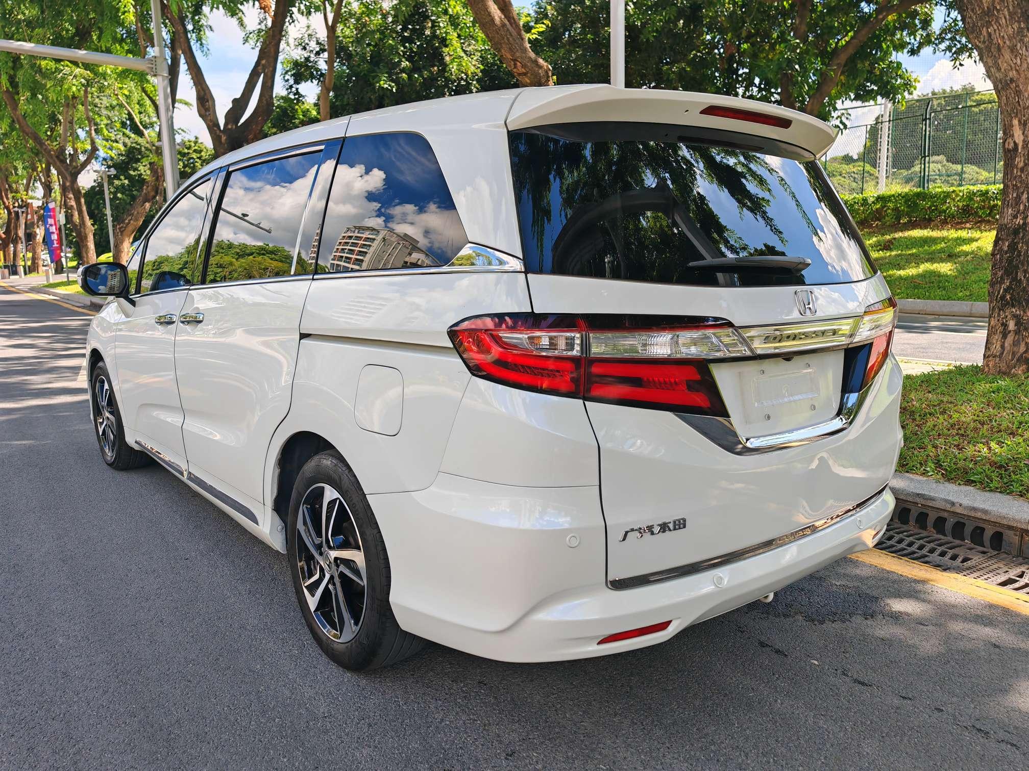Honda Odyssey 2015 thumb 2