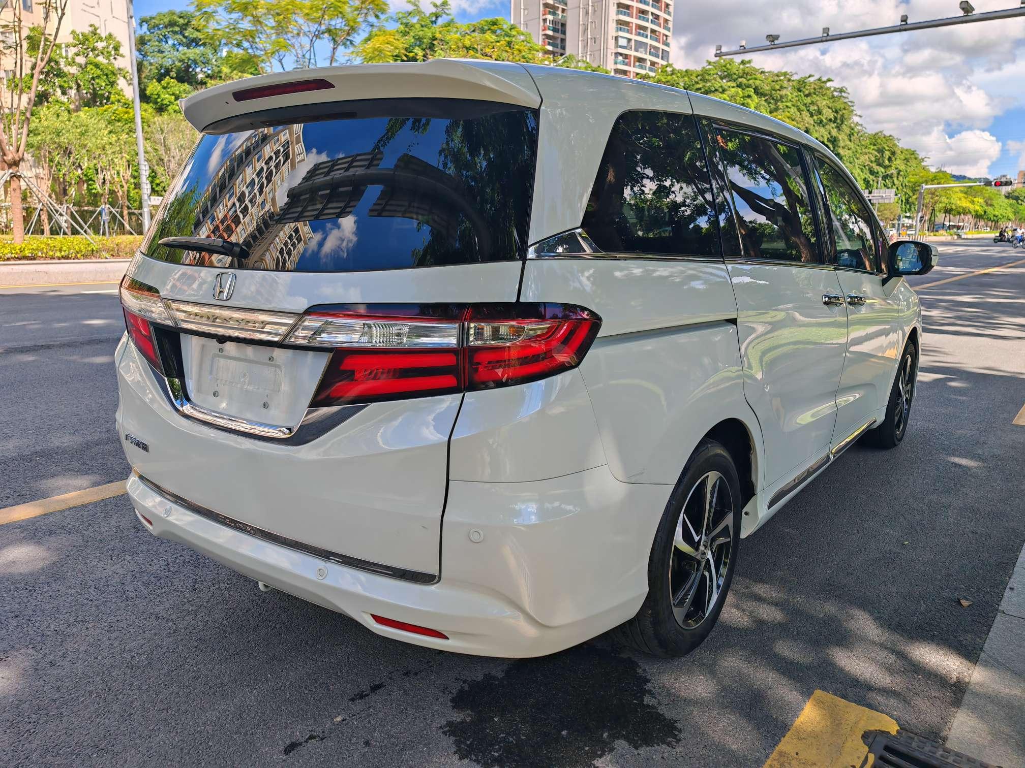 Honda Odyssey 2015 thumb 4