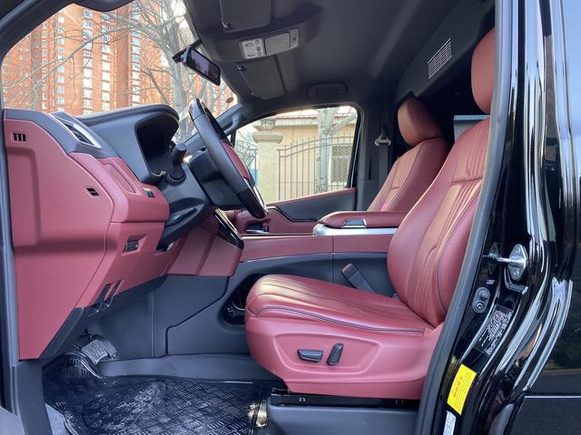 Toyota Granvia 2023 thumb 5