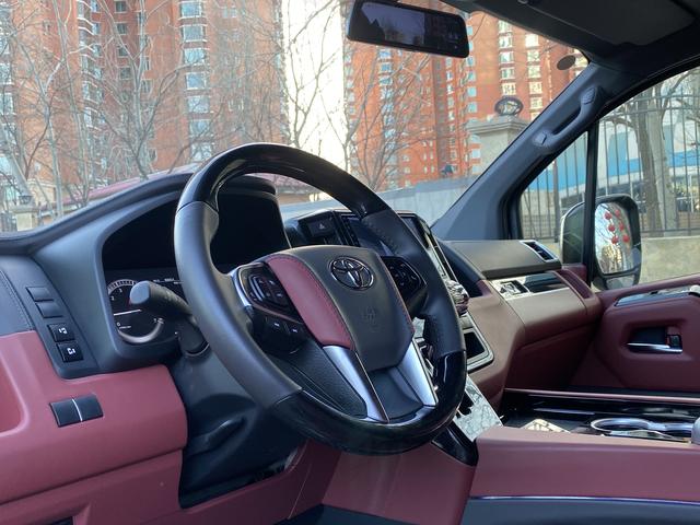 Toyota Granvia 2023 thumb 10