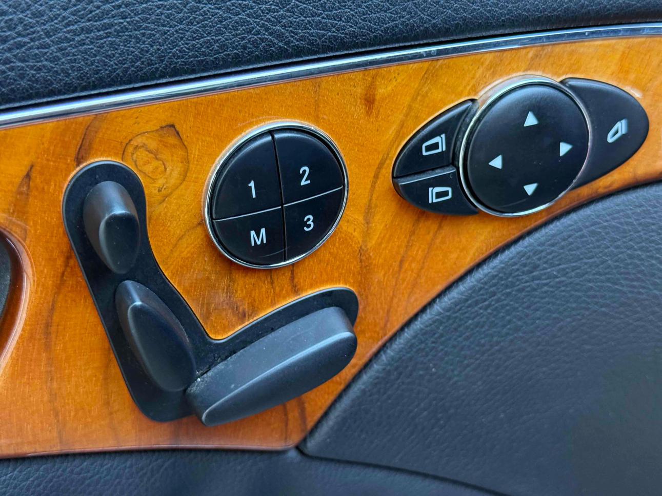 Mercedes-Benz E-Class 2008 thumb 8