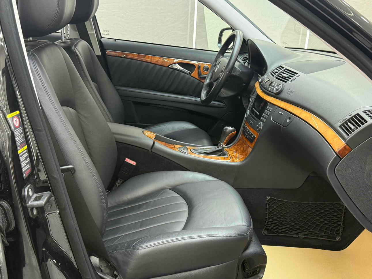 Mercedes-Benz E-Class 2008 thumb 9