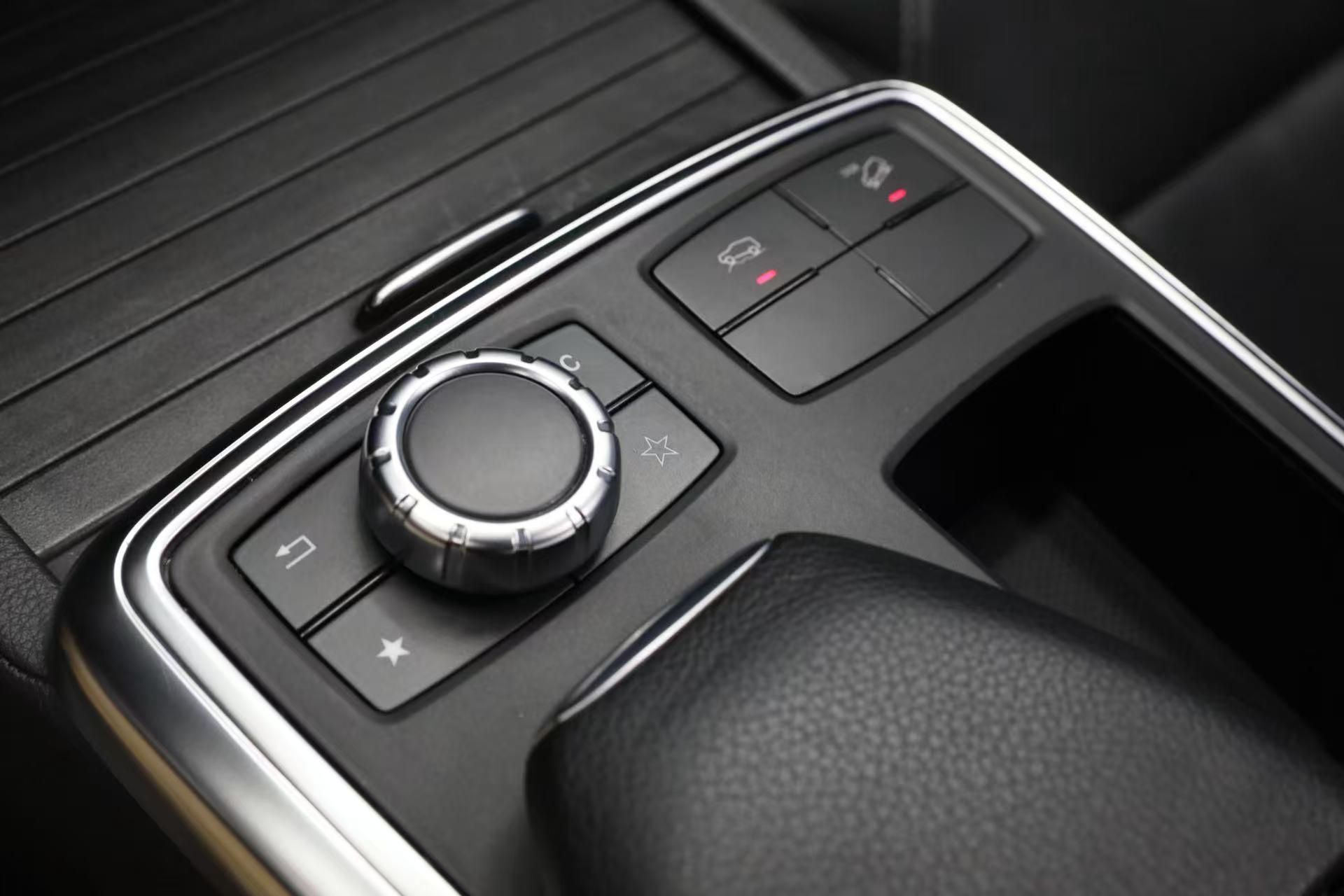 Mercedes-Benz M-Class 2013 thumb 7