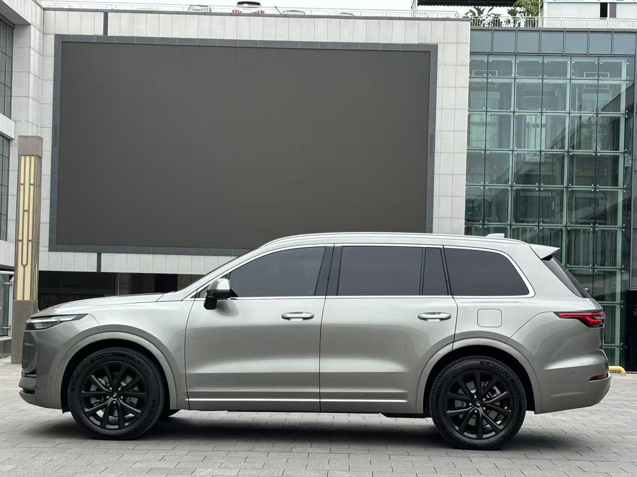 Lixiang (Li Auto) One 2022 thumb 2