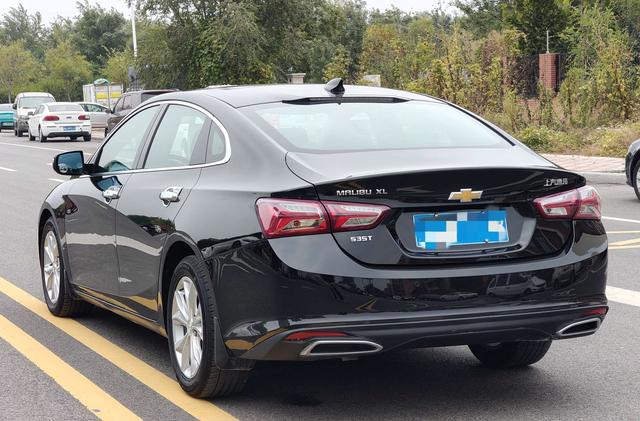 Chevrolet Malibu 2020 thumb 2