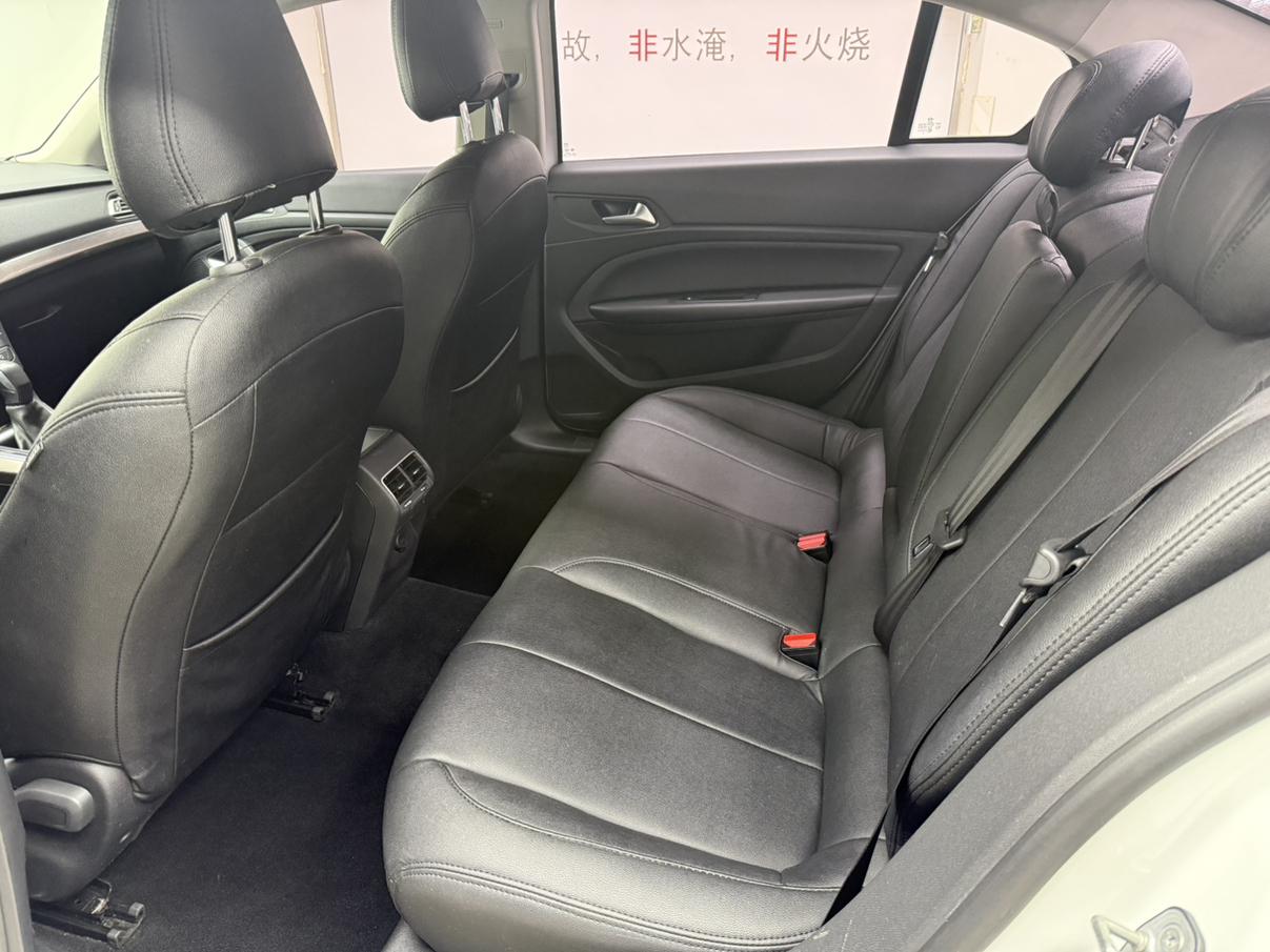 Peugeot 408 2016 thumb 8