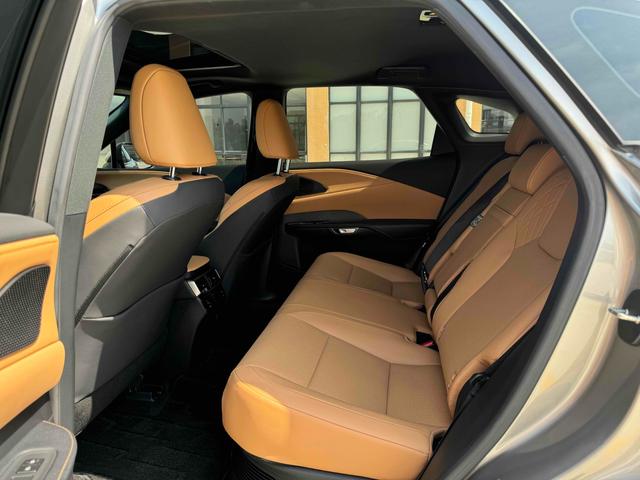 Lexus RX 2023 thumb 4