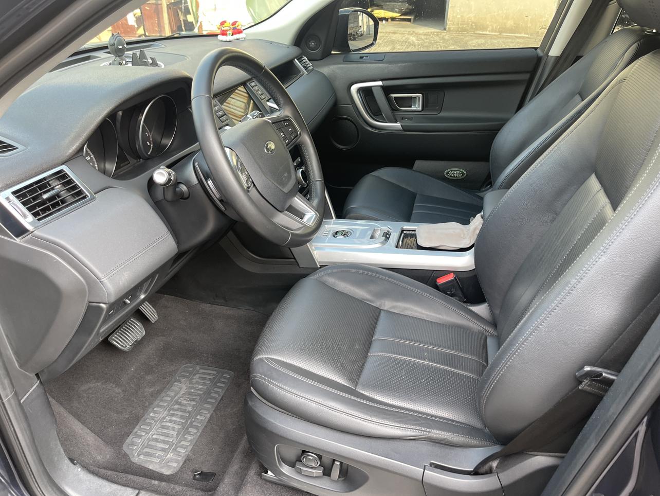 Land Rover Discovery Sport 2017 thumb 6