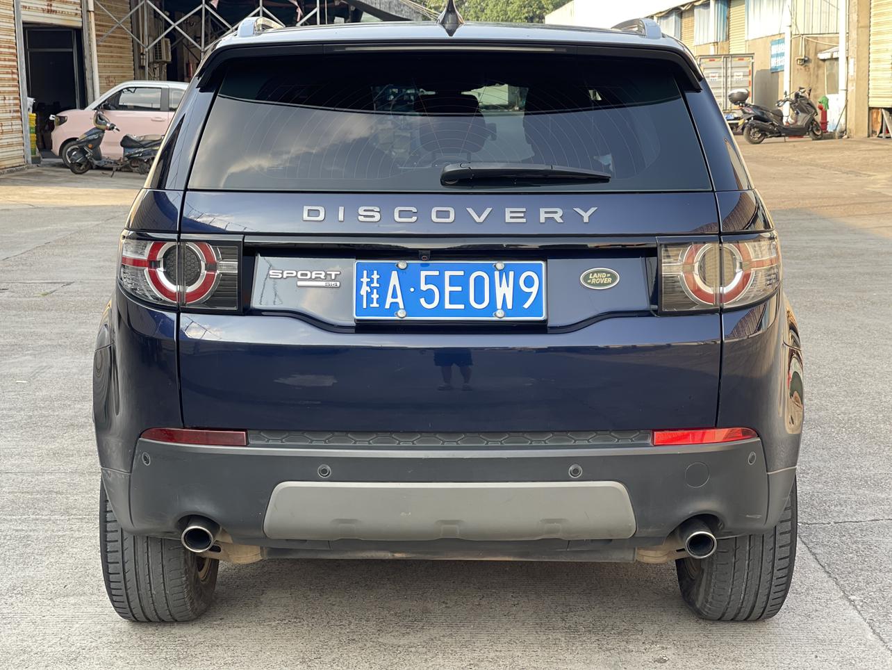 Land Rover Discovery Sport 2017 thumb 12