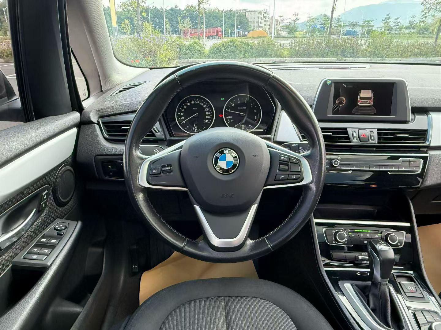 BMW 2 серии Active Tourer 2017 thumb 4