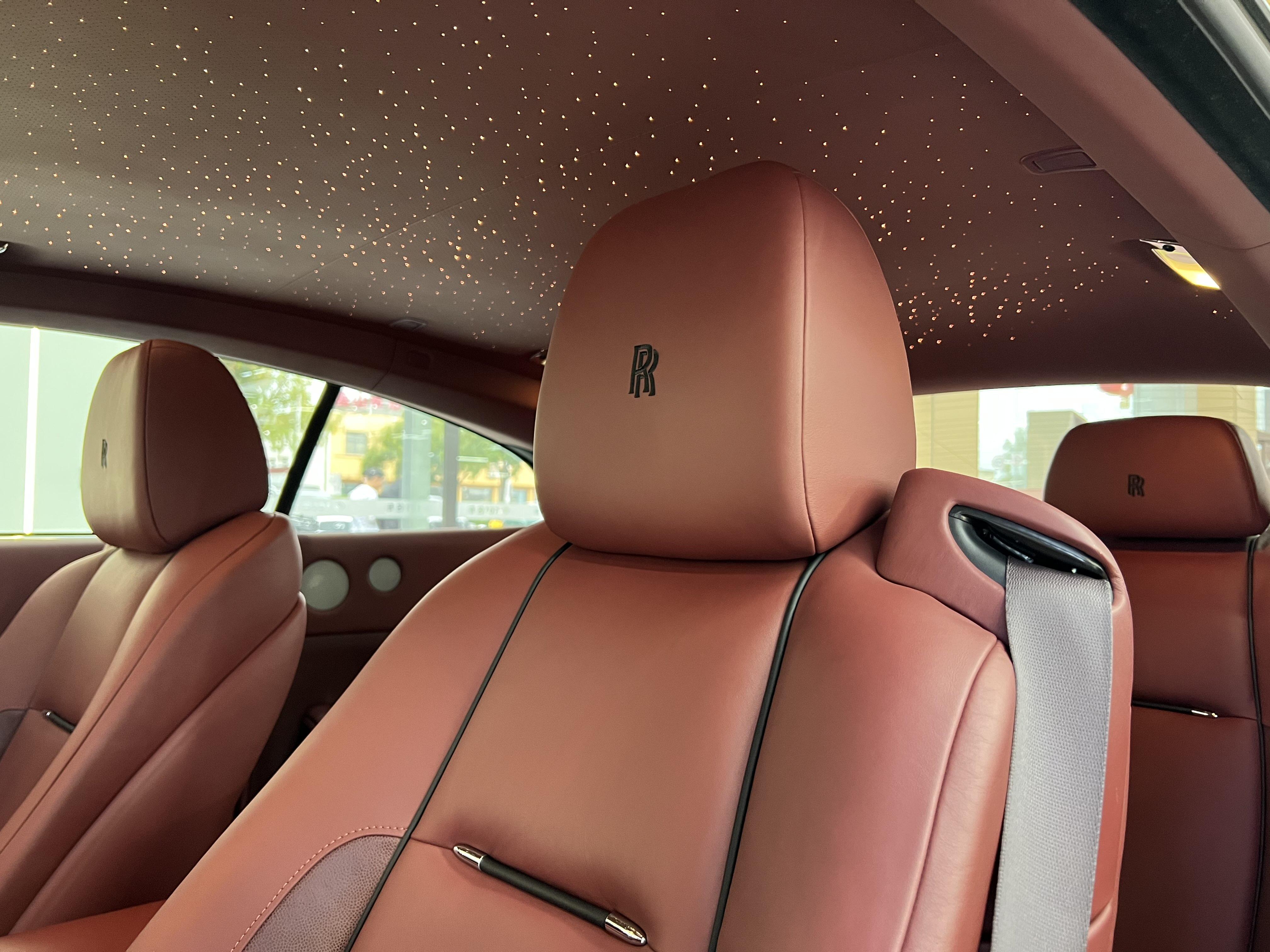 Rolls-Royce Wraith 2017 thumb 6