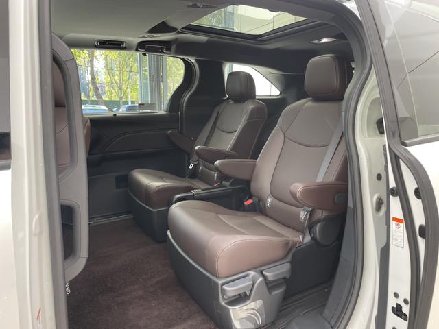 Toyota Granvia 2024 thumb 9